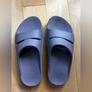 OOFOS purple slides size 11 women size 9 men GUC